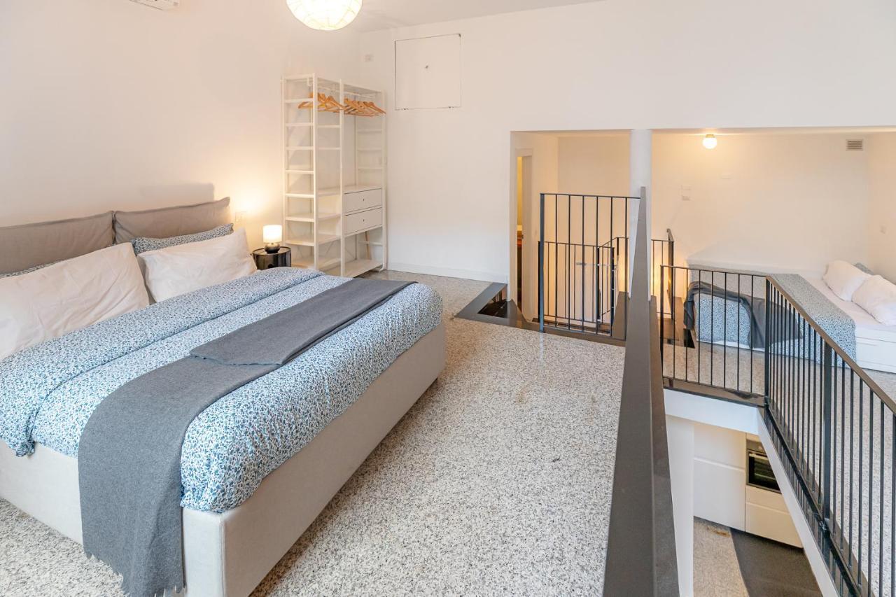 Apartamento Moderno Loft A Due Passi Dal Lago Torno Exterior foto