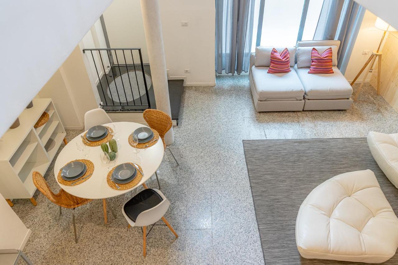 Apartamento Moderno Loft A Due Passi Dal Lago Torno Exterior foto